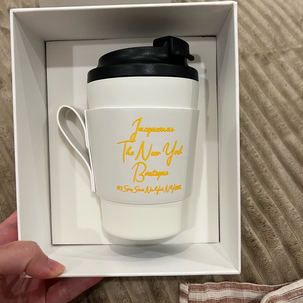 Jacquemus The New York mug